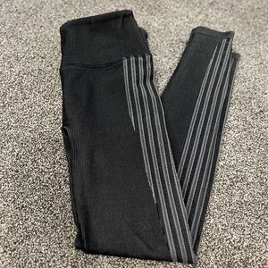 Black Victoria secret Workout leggings size Small!